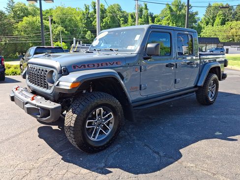 Certified 2024 Jeep Gladiator Mojave AWD/4WD image 3