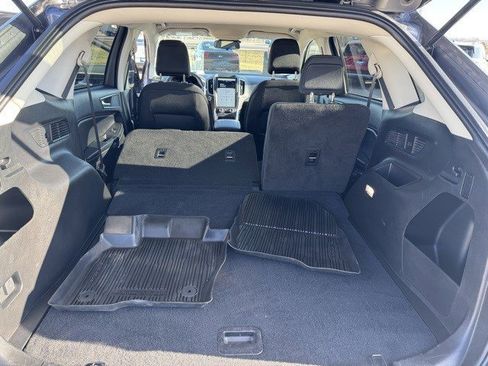 Used 2021 Ford Edge SE image 27