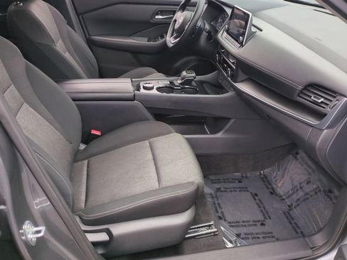 Used 2024 Nissan Rogue SV image 36