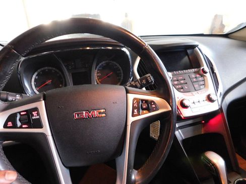 Used 2015 GMC Terrain SLE w/ Convenience Package image 3