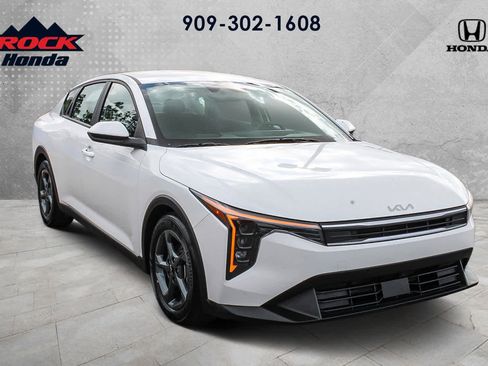 Used 2025 Kia K4 FWD image 3