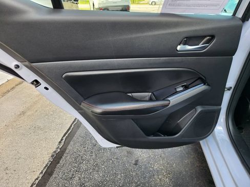 Used 2024 Nissan Altima 2.5 SR FWD image 16