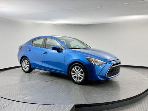 Used 2018 Toyota Yaris iA FWD image 11