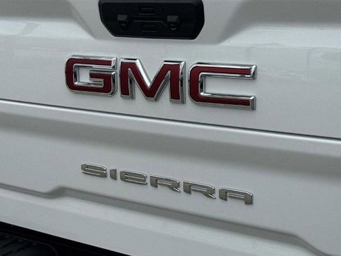 Used 2024 GMC Sierra 2500 AT4 w/ AT4 Premium Plus Package AWD/4WD image 28