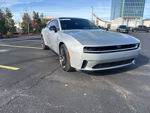 Used 2024 Dodge Charger R/T w/ Plus Group image 16