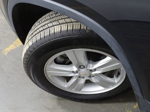 Used 2020 Chevrolet Trax LS w/ Tint and Cruise Package FWD image 36