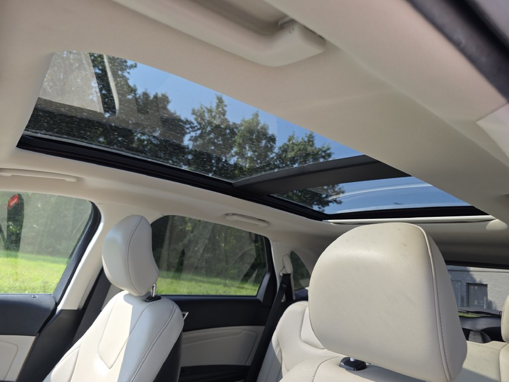 Used 2018 Ford Edge Titanium w/ Equipment Group 302A FWD image 13