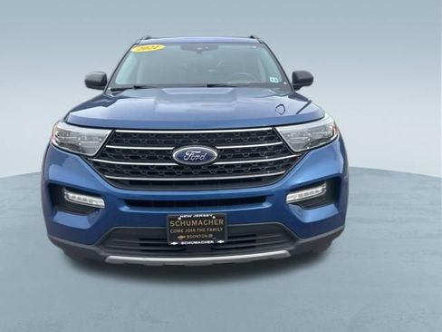 Used 2021 Ford Explorer XLT w/ Equipment Group 202A image 3