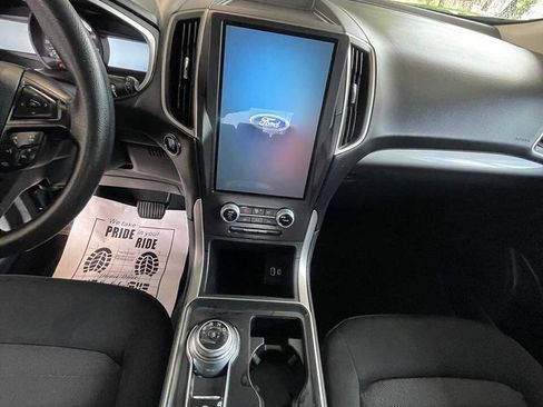 Used 2021 Ford Edge SE FWD image 4