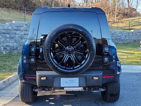 New 2026 Land Rover Defender 110 OCTA image 7