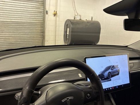 Used 2023 Tesla Model Y Long Range image 15