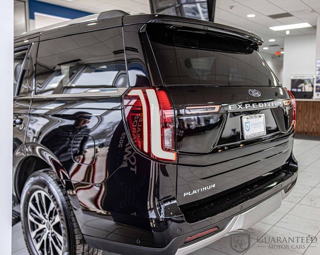 Used 2025 Ford Expedition Platinum AWD/4WD image 14