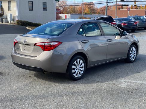 Used 2016 Toyota Corolla LE image 3