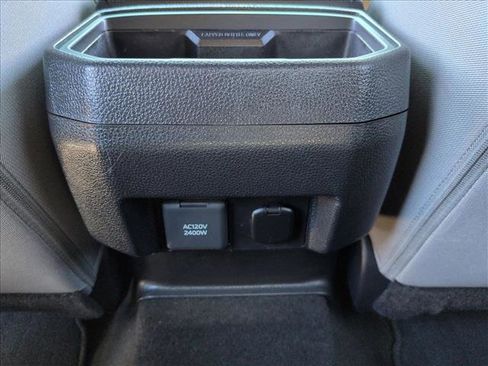 Used 2025 Toyota Tacoma TRD Sport image 16