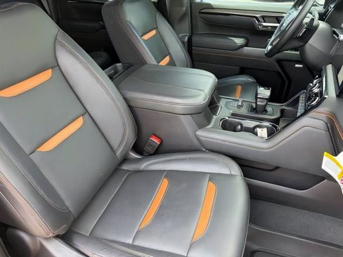 Used 2025 GMC Sierra 1500 AT4 w/ AT4 Premium Package AWD/4WD image 30