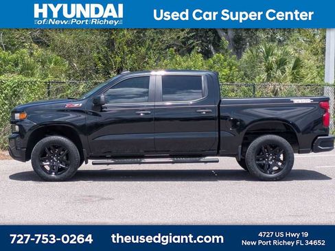 Used 2022 Chevrolet Silverado 1500 Custom Trail Boss AWD/4WD image 2