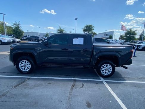 Used 2025 Toyota Tacoma SR RWD image 4