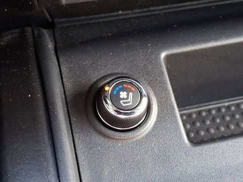 Used 2022 Nissan Titan PRO-4X w/ Pro-4x Convenience Package AWD/4WD image 26