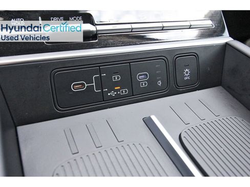 Used 2025 Hyundai Santa Fe Limited image 32