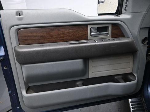 Used 2014 Ford F150 Lariat w/ Lariat Chrome Package image 24