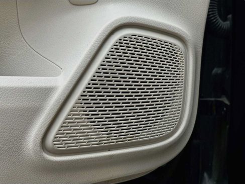 Used 2020 Mercedes-Benz GLB 250 image 18