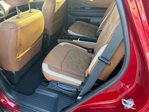 New 2026 Nissan Pathfinder Platinum image 14