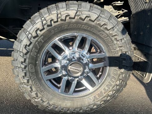 Certified 2019 Ford F350 Lariat image 13