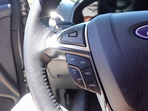 Used 2024 Ford Edge Titanium image 14