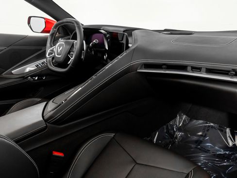 Used 2021 Chevrolet Corvette Stingray Convertible w/ 1LT image 46