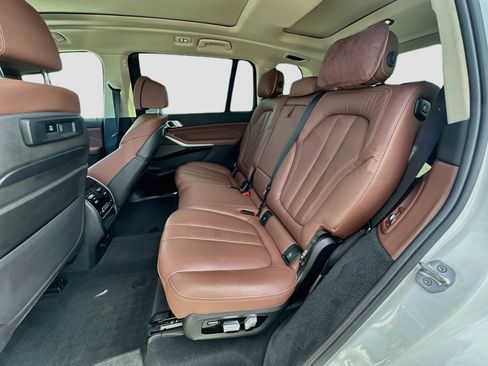 Used 2020 BMW X7 xDrive40i w/ Premium Package AWD/4WD image 26
