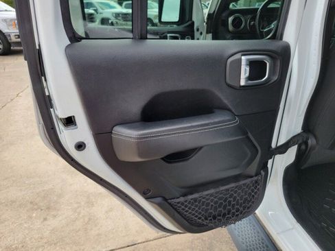 Used 2020 Jeep Wrangler Unlimited Sahara AWD/4WD image 29