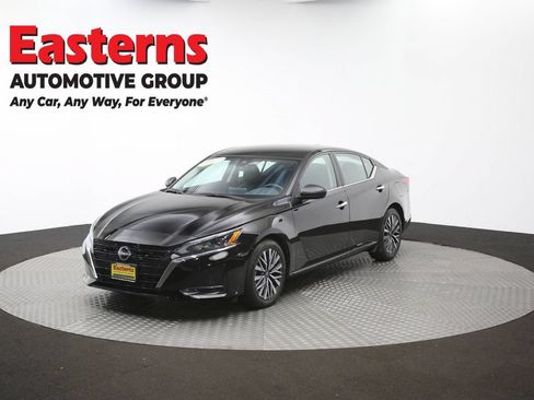 Used 2025 Nissan Altima 2.5 SV FWD image 55