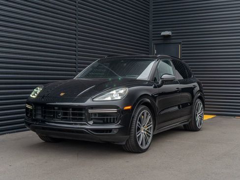 Used 2021 Porsche Cayenne Turbo S image 1