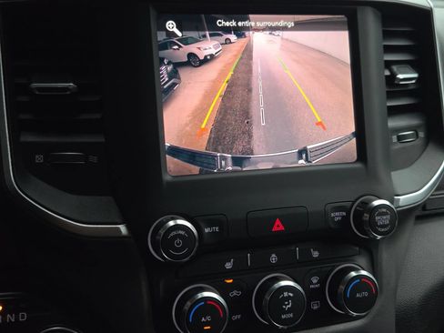 Used 2019 RAM 1500 Big Horn AWD/4WD image 2