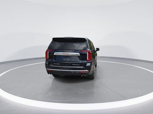 Used 2022 GMC Yukon XL Denali w/ Denali Premium Package AWD/4WD image 10