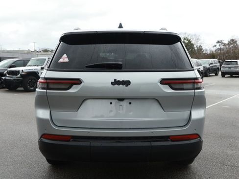 New 2025 Jeep Grand Cherokee L Altitude image 7