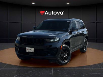 Used 2025 Jeep Grand Cherokee Altitude