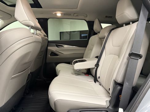 Certified 2027 INFINITI QX60 Luxe w/ Cargo Package FWD image 15