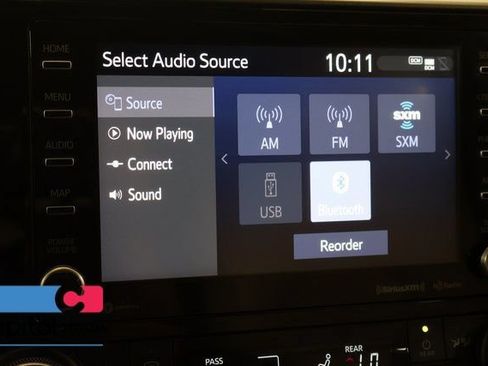 Used 2021 Toyota Highlander XLE AWD/4WD image 23