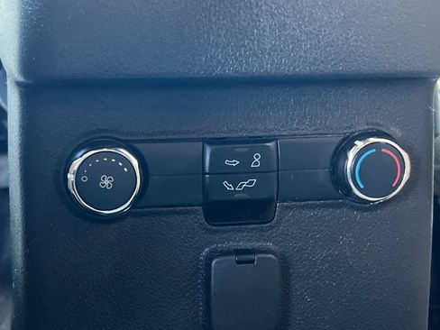Used 2017 Ford Explorer Base image 14