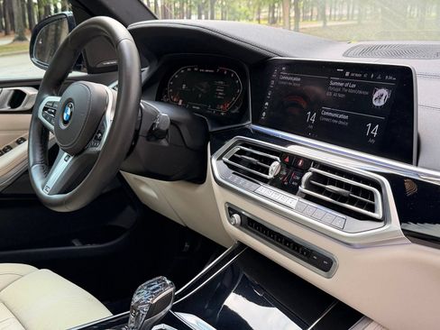 Used 2020 BMW X5 M50i w/ Executive Package AWD/4WD image 22