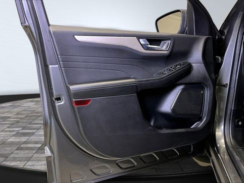 Used 2022 Ford Escape SEL image 19