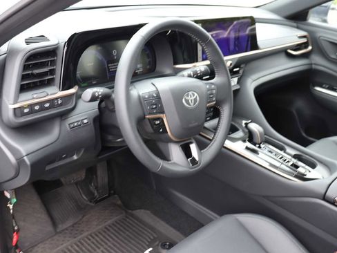 Certified 2025 Toyota Crown Signia AWD/4WD image 10
