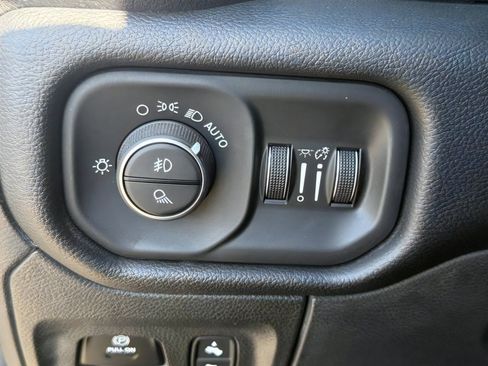 Used 2019 RAM 1500 Big Horn AWD/4WD image 22