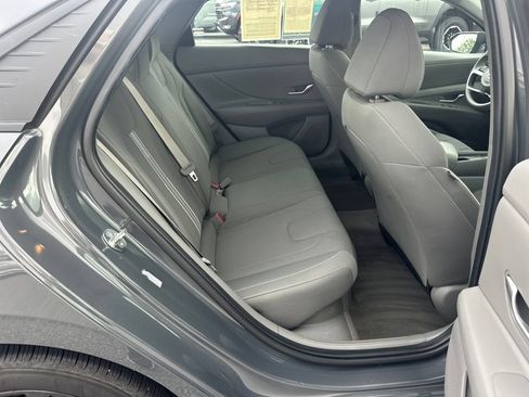 Used 2023 Hyundai Elantra Blue FWD image 15