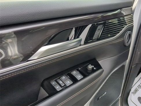 New 2024 Jeep Wagoneer 4WD w/ Convenience Group I image 17