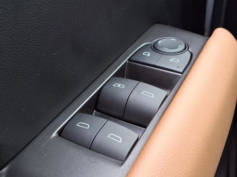 Used 2025 GMC Canyon AT4 w/ Technology Plus Package image 17