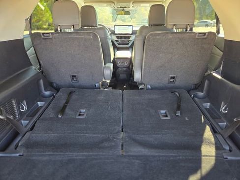 Used 2025 Ford Explorer Active w/ Active Comfort Package image 6