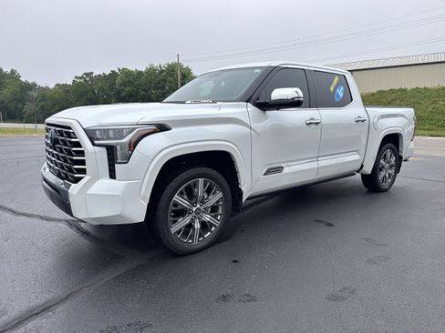 Used 2022 Toyota Tundra Capstone AWD/4WD image 4