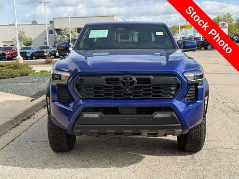 Used 2024 Toyota Tacoma TRD Off-Road AWD/4WD image 8